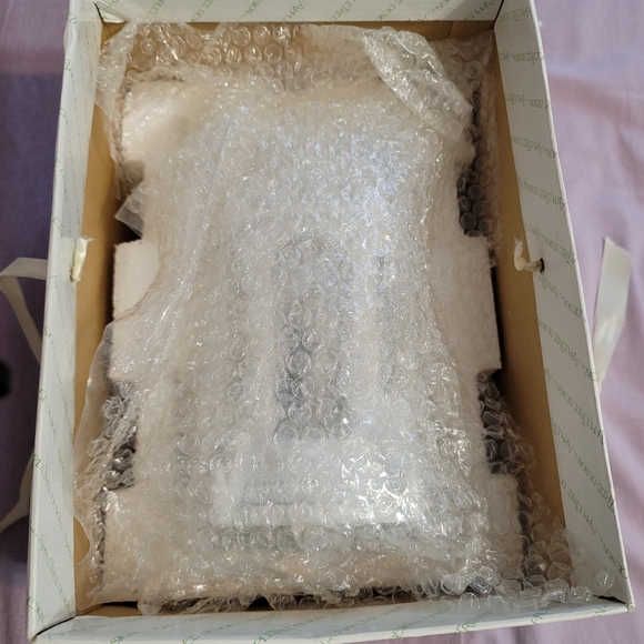 Wedding Couple in Gazebo - Picture 11 of 14